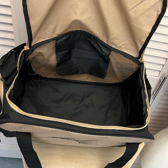 🌸NWT PUMA DUFFEL BAG🌸 - Picture 10 of 14